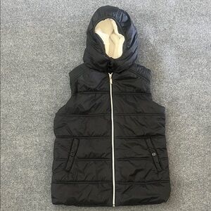 Kids Black Puffer Vest with Hood Amanda Jones Size M